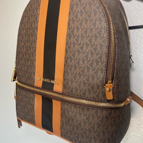 NWT Michael Kors Rhea medium backpack - Picture 3 of 12